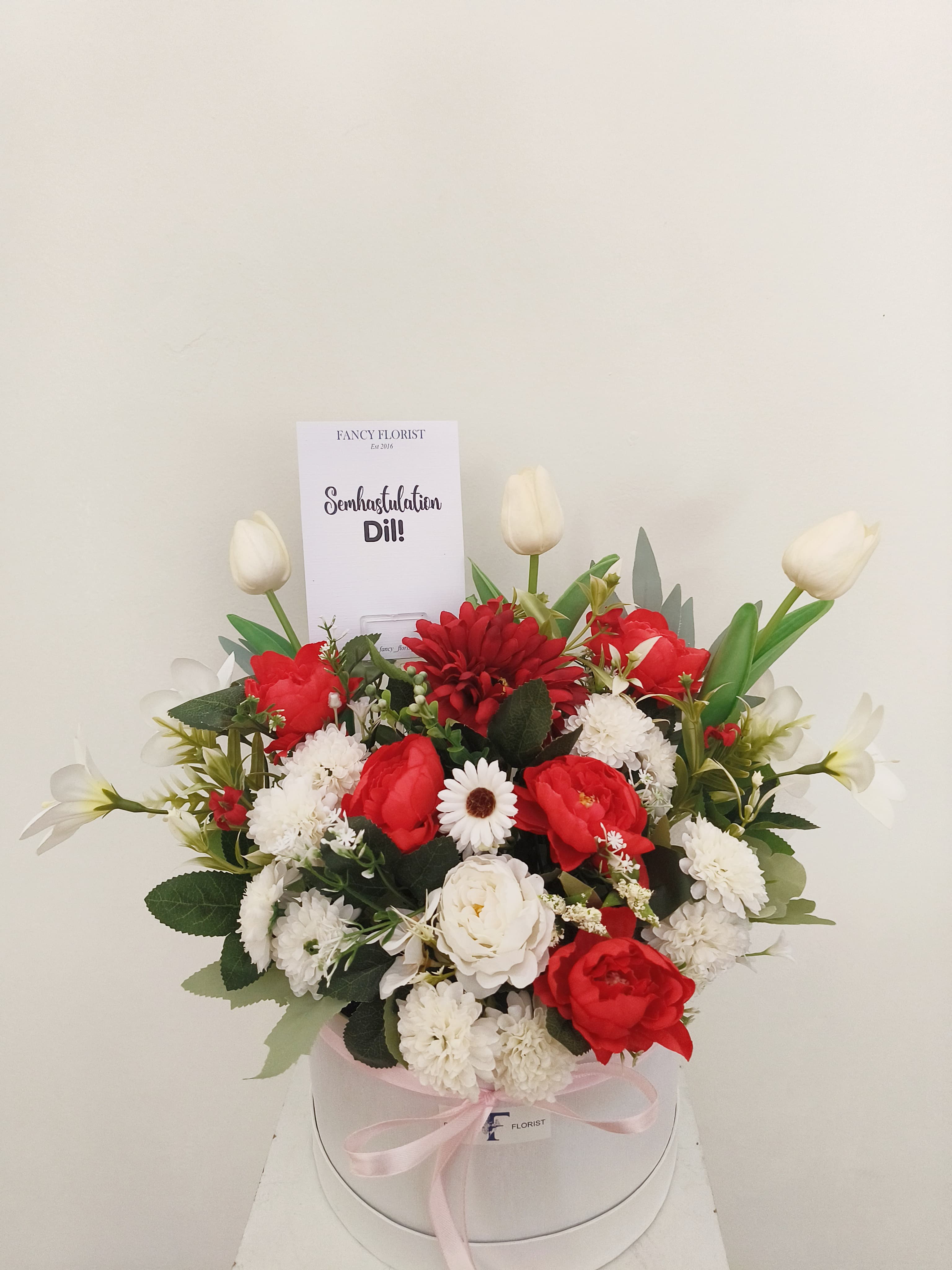 Bloombox D20 (Artificial Flowers)